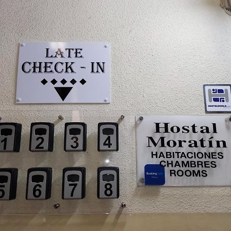 Pension Moratin Valencia Exteriör bild