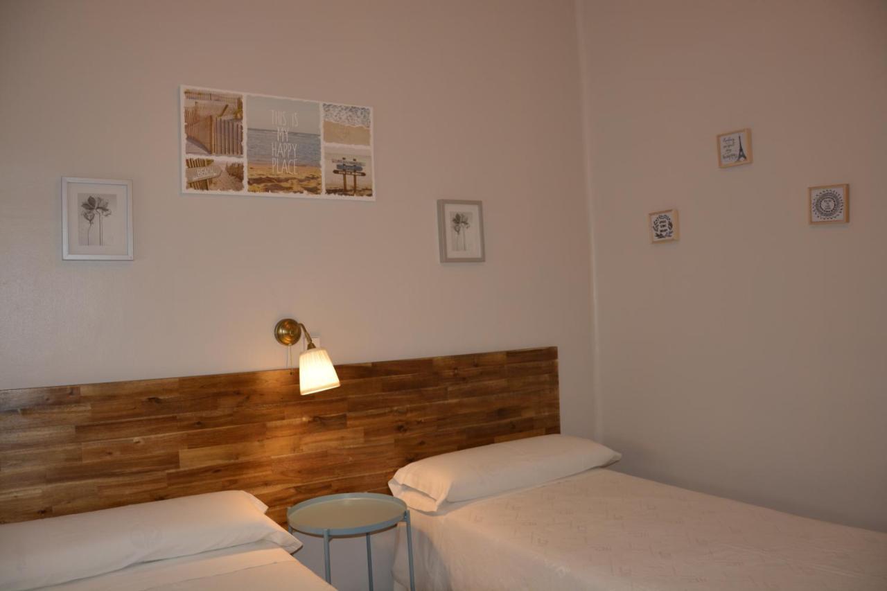 Pension Moratin Valencia Exteriör bild
